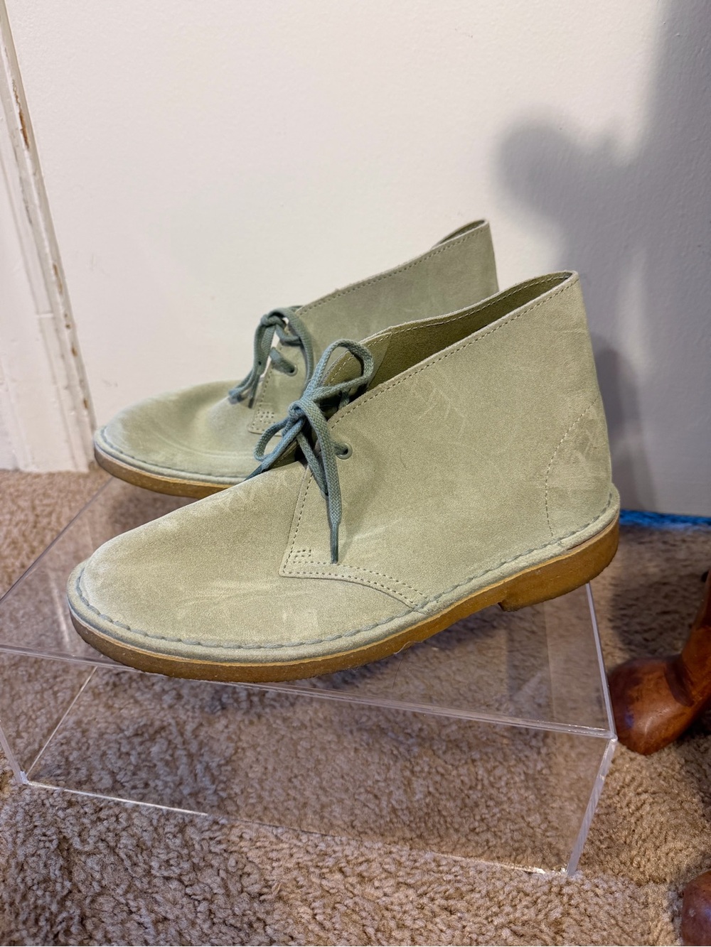 Clarks Women's Suede Lace-Up Desert Boots in Sage Green size 8
